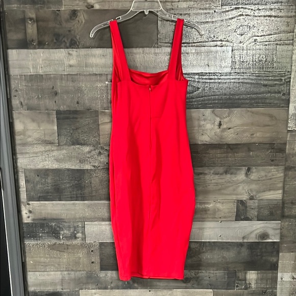 Women’s Lulu's Red Bodycon Midi Dress - Picture 4 of 4